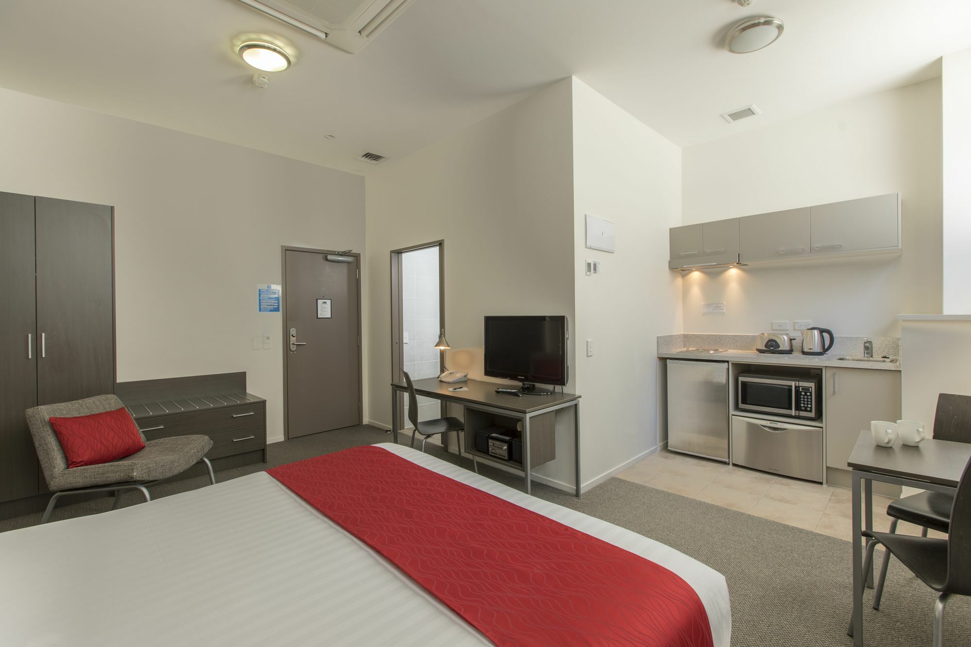 Quest New Plymouth Apartment Hotel Екстер'єр фото